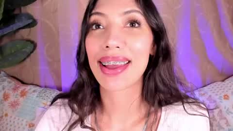 Snapshot of miss_veronica2 chatting on June 13, 2026, 1:53 pm Miss Veronica online show from June 13, 2026, 1:53 pm
