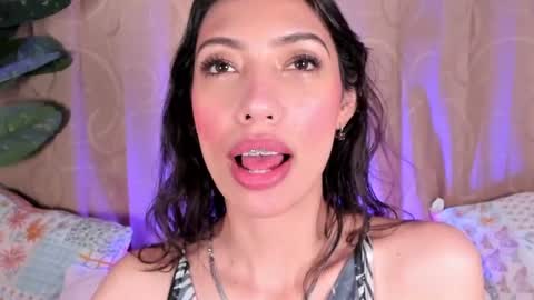 Snapshot of miss_veronica2 chatting on June 16, 2026, 1:03 pm Miss Veronica online show from June 16, 2026, 1:03 pm