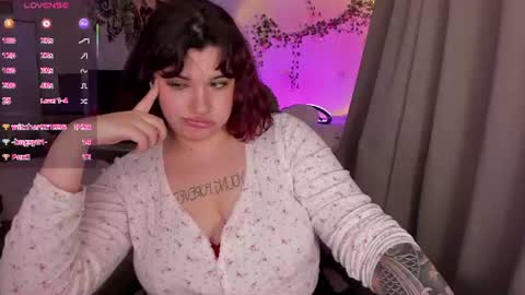 Snapshot of miss_you_babe chatting on July 17, 2026, 12:50 am Tina Julie online show from July 17, 2026, 12:50 am