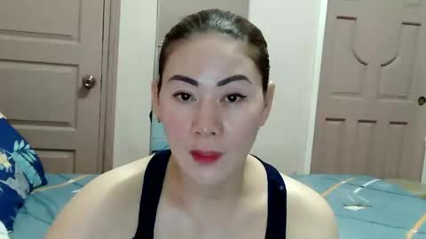 HOT MOMMY ZEPHYR online show from February 22, 2026, 11:31 am