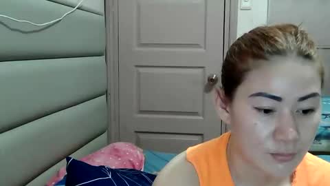 HOT MOMMY ZEPHYR online show from April 22, 2026, 10:06 am