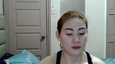 HOT MOMMY ZEPHYR online show from April 23, 2026, 12:51 pm