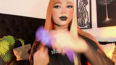 miss_zz online show from September 16, 2025, 6:20 pm