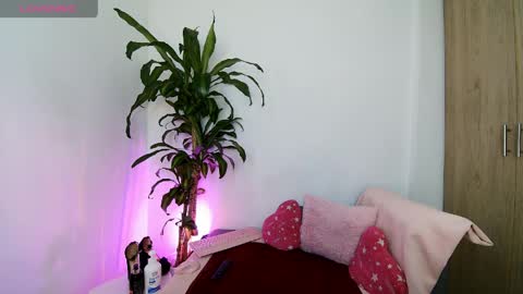 Snapshot of missangeldust chatting on April 27, 2026, 3:10 pm missangeldust online show from April 27, 2026, 3:10 pm