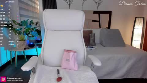 Bianca Torres online show from February 13, 2025, 11:15 pm