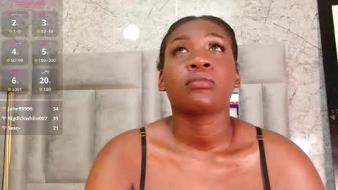 Miss Evelyn  online show from November 5, 2025, 8:25 am