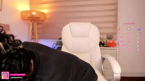 Sara Vanegas online show from October 29, 2025, 1:57 pm