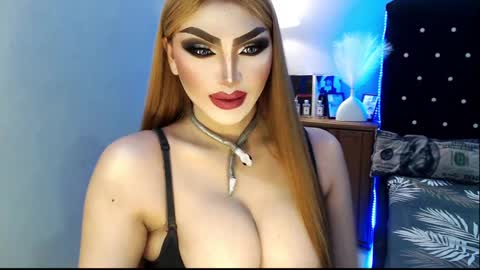 Snapshot of misschannel4sub chatting on January 8, 2025, 9:44 pm PRIESTESS CHANNEL online show from January 8, 2025, 9:44 pm