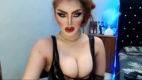 Snapshot of misschannel4sub chatting on January 9, 2025, 11:34 pm PRIESTESS CHANNEL online show from January 9, 2025, 11:34 pm