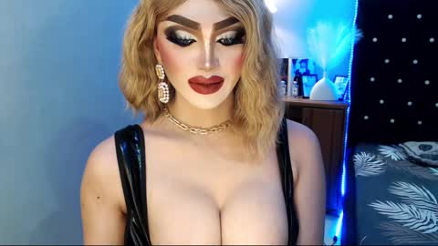 Snapshot of misschannel4sub chatting on January 12, 2025, 12:07 am PRIESTESS CHANNEL online show from January 12, 2025, 12:07 am