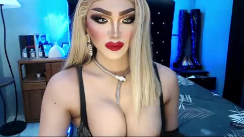 Snapshot of misschannel4sub chatting on January 19, 2025, 9:34 pm PRIESTESS CHANNEL online show from January 19, 2025, 9:34 pm