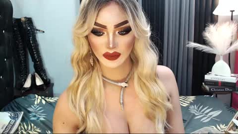 Snapshot of misschannel4sub chatting on February 17, 2025, 4:09 am PRIESTESS CHANNEL online show from February 17, 2025, 4:09 am