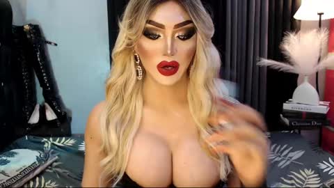 Snapshot of misschannel4sub chatting on February 18, 2025, 8:14 pm PRIESTESS CHANNEL online show from February 18, 2025, 8:14 pm
