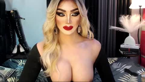 Snapshot of misschannel4sub chatting on February 21, 2025, 4:07 am PRIESTESS CHANNEL online show from February 21, 2025, 4:07 am