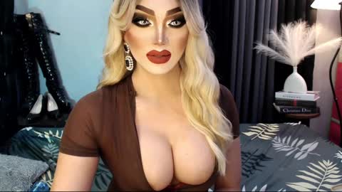 Snapshot of misschannel4sub chatting on March 2, 2025, 6:16 am PRIESTESS CHANNEL online show from March 2, 2025, 6:16 am