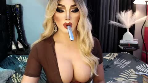 Snapshot of misschannel4sub chatting on March 3, 2025, 6:33 pm PRIESTESS CHANNEL online show from March 3, 2025, 6:33 pm