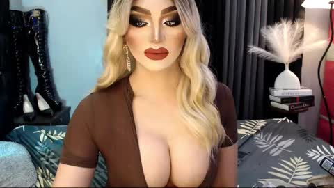 Snapshot of misschannel4sub chatting on March 5, 2025, 2:34 pm PRIESTESS CHANNEL online show from March 5, 2025, 2:34 pm