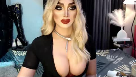 Snapshot of misschannel4sub chatting on March 10, 2025, 1:01 am PRIESTESS CHANNEL online show from March 10, 2025, 1:01 am