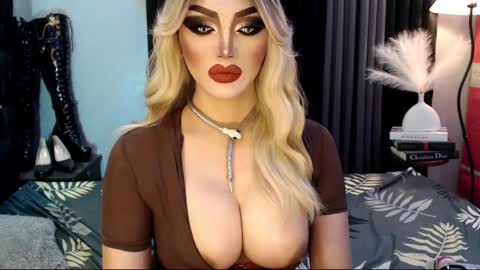 Snapshot of misschannel4sub chatting on March 10, 2025, 6:34 pm PRIESTESS CHANNEL online show from March 10, 2025, 6:34 pm