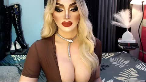 Snapshot of misschannel4sub chatting on March 11, 2025, 12:44 am PRIESTESS CHANNEL online show from March 11, 2025, 12:44 am