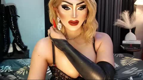 Snapshot of misschannel4sub chatting on September 11, 2025, 12:44 am PRIESTESS CHANNEL online show from September 11, 2025, 12:44 am