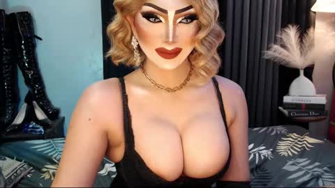 Snapshot of misschannel4sub chatting on September 23, 2025, 9:18 pm PRIESTESS CHANNEL online show from September 23, 2025, 9:18 pm