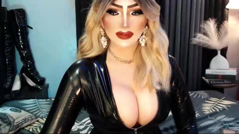 Snapshot of misschannel4sub chatting on September 29, 2025, 10:14 pm PRIESTESS CHANNEL online show from September 29, 2025, 10:14 pm