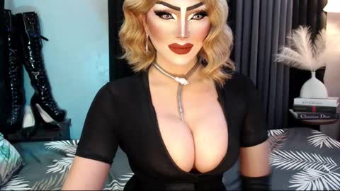 Snapshot of misschannel4sub chatting on October 1, 2025, 11:33 pm PRIESTESS CHANNEL online show from October 1, 2025, 11:33 pm