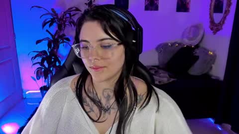 Snapshot of misscharlottte_18 chatting on January 9, 2025, 9:16 am Missy Charlottte.  Hey remember to give me a thumbs up ty online show from January 9, 2025, 9:16 am