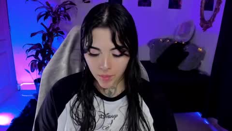 Snapshot of misscharlottte_18 chatting on January 10, 2025, 5:26 am Missy Charlottte.  Hey remember to give me a thumbs up ty online show from January 10, 2025, 5:26 am