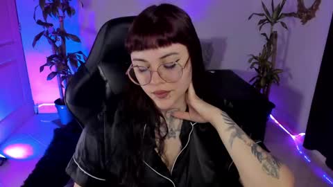 Snapshot of misscharlottte_18 chatting on March 5, 2025, 4:34 am Missy Charlottte.  Hey remember to give me a thumbs up ty online show from March 5, 2025, 4:34 am