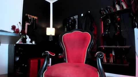 Missdarklady online show from January 31, 2025, 1:43 am