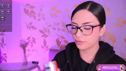 Snapshot of misselektra__ chatting on June 11, 2026, 4:32 am ELEKTRA online show from June 11, 2026, 4:32 am