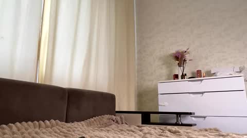 Hello dear my name Elisa online show from November 13, 2025, 9:52 am