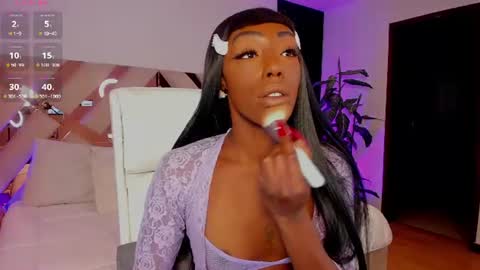 Snapshot of missemilie1 chatting on June 29, 2026, 12:05 pm Emilie Diaz online show from June 29, 2026, 12:05 pm