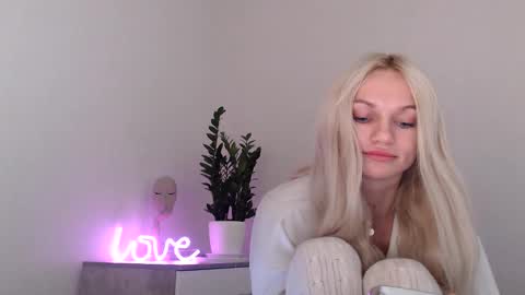 EMMA online show from December 15, 2024, 9:31 pm