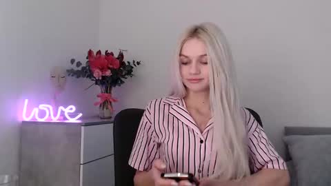 EMMA online show from February 10, 2025, 9:15 pm