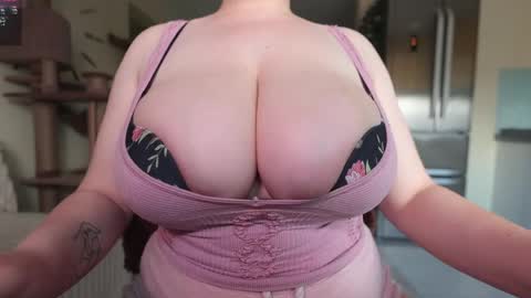 Snapshot of missfreyaxxx chatting on May 22, 2026, 10:43 am MissFreyaXXX online show from May 22, 2026, 10:43 am