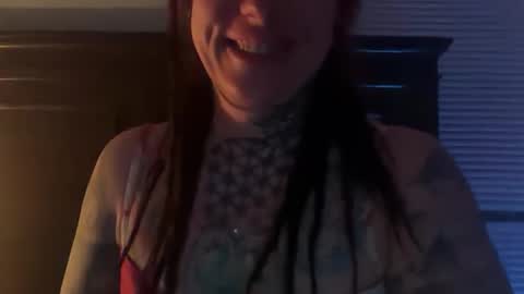 Snapshot of misshoneybadger333 chatting on February 13, 2026, 3:35 am misshoneybadger333 online show from February 13, 2026, 3:35 am