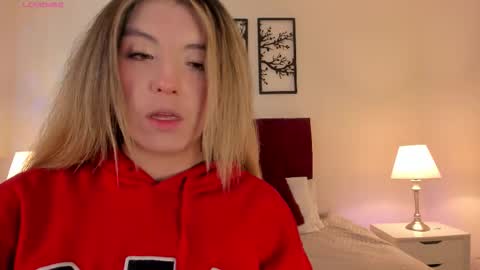 Bella Castillo online show from October 29, 2025, 1:02 pm