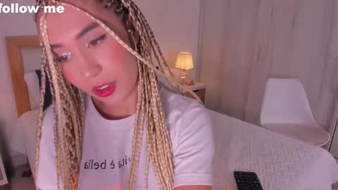Snapshot of missjuliaa_ chatting on February 27, 2025, 3:25 am A N N Y online show from February 27, 2025, 3:25 am