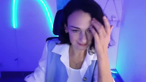 Christina online show from October 18, 2025, 11:33 am