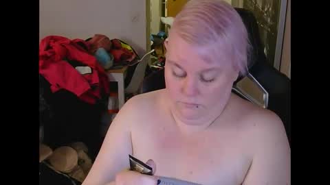Snapshot of misslj90 chatting on May 5, 2026, 7:05 am misslj90 online show from May 5, 2026, 7:05 am