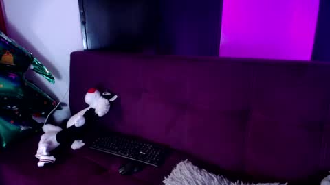 Miss Loise online show from December 12, 2024, 7:04 pm