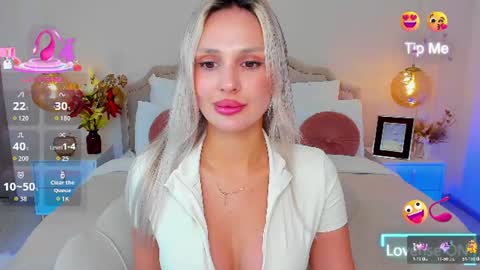Snapshot of misslou_ chatting on June 17, 2026, 5:10 am Lou online show from June 17, 2026, 5:10 am