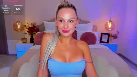 Snapshot of misslou_ chatting on July 28, 2026, 5:14 am Lou online show from July 28, 2026, 5:14 am