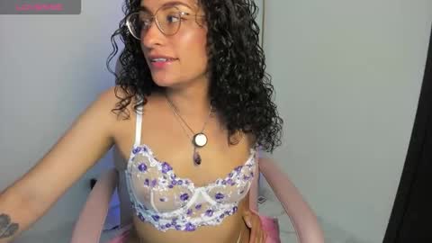 misslya0 online show from November 19, 2025, 7:58 pm