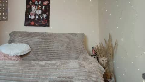  Vi  online show from November 29, 2025, 9:40 pm