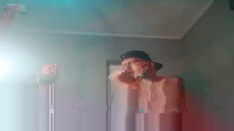 4bdn couple online show from December 4, 2025, 11:24 pm