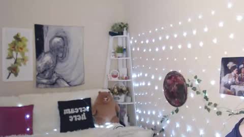 Li  online show from February 15, 2025, 10:22 am